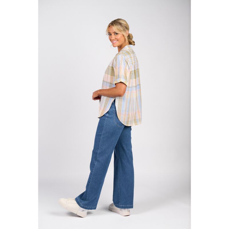 Vassalli Dropped Shoulder Shirt With Rounded Hem image number 3